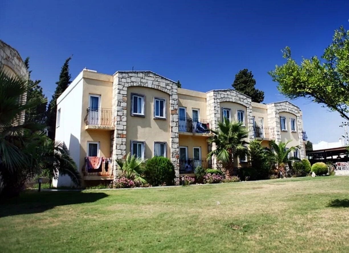 Апартаменты Parilti Hotel 3*